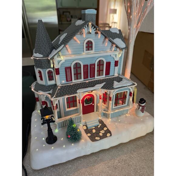 Avon 2001 Christmas Holiday Splendor Fiber Optic Color Changing Light Up House - Picture 2 of 10
